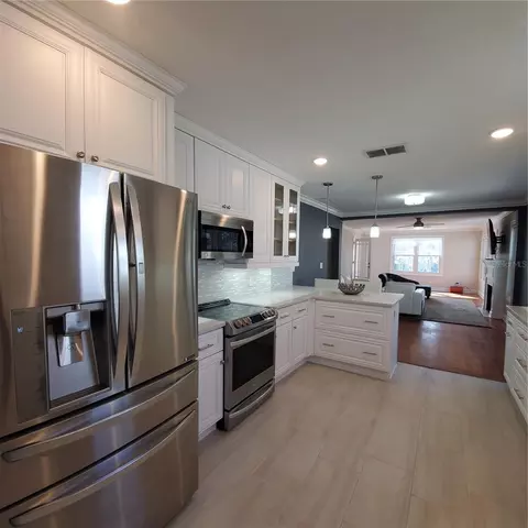 Kitchen - 421 E Kaley St, Orlando, FL 32806 photo 6 of 8
