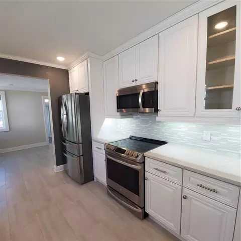 Kitchen - 421 E Kaley St, Orlando, FL 32806 photo 7 of 8