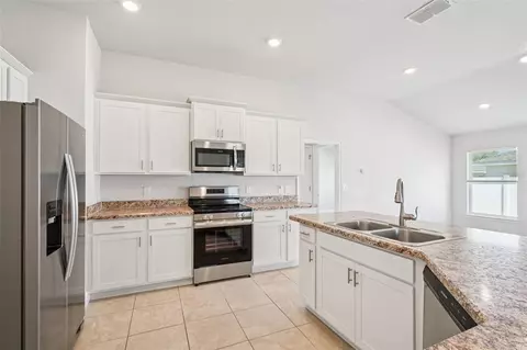Kitchen - 4588 SE 25th Loop, Ocala, FL 34480 photo 1 of 3
