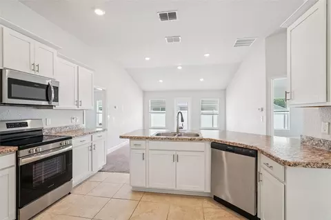 Kitchen - 4588 SE 25th Loop, Ocala, FL 34480 photo 2 of 3