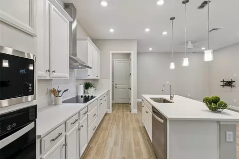 Kitchen - 6491 Cyrils Dr, Saint Cloud, FL 34771 photo 4 of 6