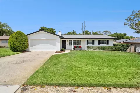 121 Peacock Dr, Altamonte Springs, FL 32701