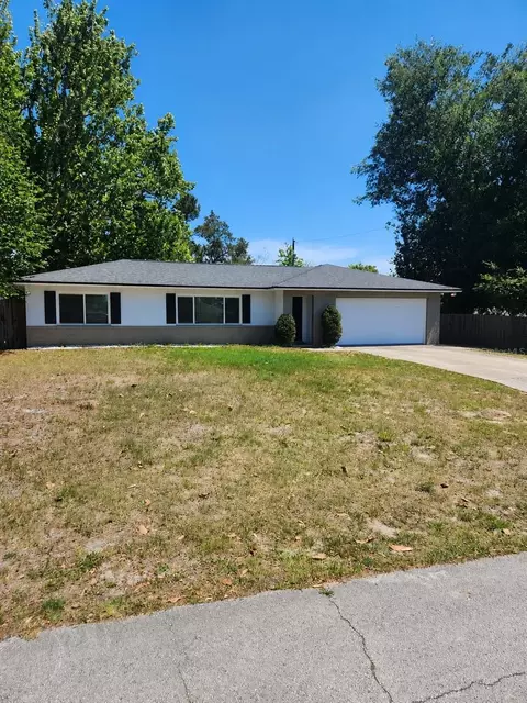 1611 Horseshoe Ter, Deltona, FL 32738