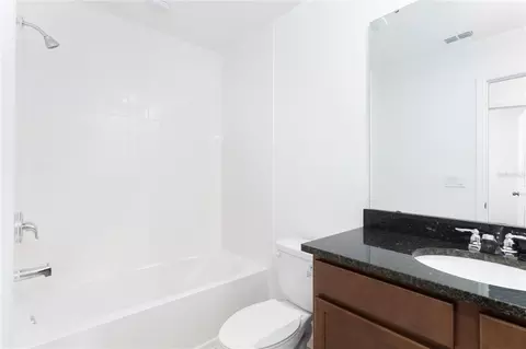 Bath - 987 Spring Palms Loop, Orlando, FL 32828 photo 3 of 3