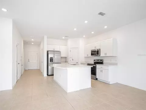 Kitchen - 5140 Quakers Pl, Saint Cloud, FL 34769 photo 5 of 7