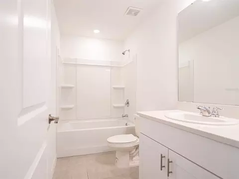 Bath - 5140 Quakers Pl, Saint Cloud, FL 34769 photo 3 of 3