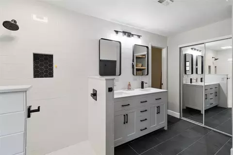 Bath - 2420 E Friday Cir, Cocoa, FL 32926 photo 2 of 3