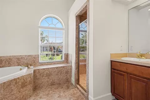 Bath - 314 Terranova Blvd, Winter Haven, FL 33884 photo 1 of 4