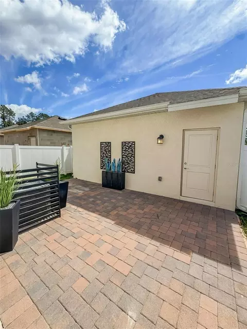 Exterior - 828 Aubey Ln, Debary, FL 32713 photo 2 of 3