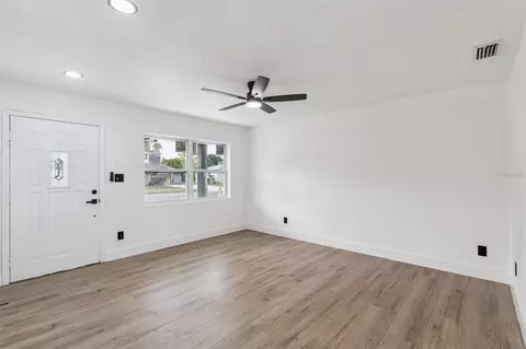 Living - 472 Little Rock St, Ocoee, FL 34761 photo 6 of 7