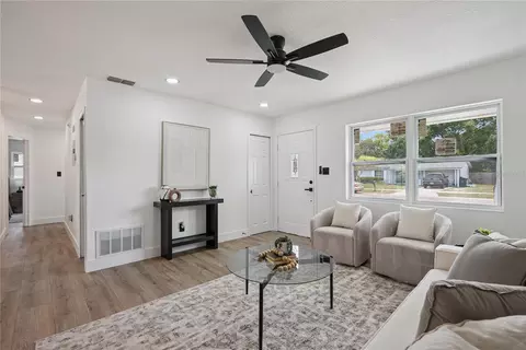 Living - 472 Little Rock St, Ocoee, FL 34761 photo 3 of 7