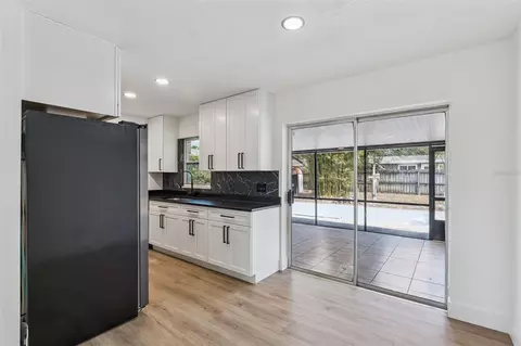 Kitchen - 472 Little Rock St, Ocoee, FL 34761 photo 5 of 9