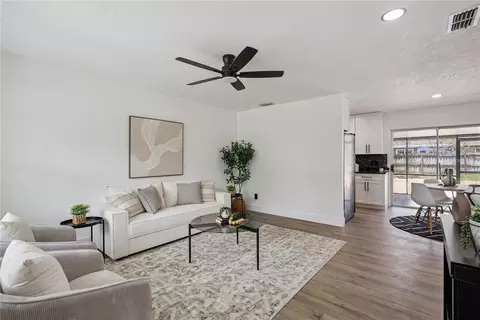 Living - 472 Little Rock St, Ocoee, FL 34761 photo 2 of 7
