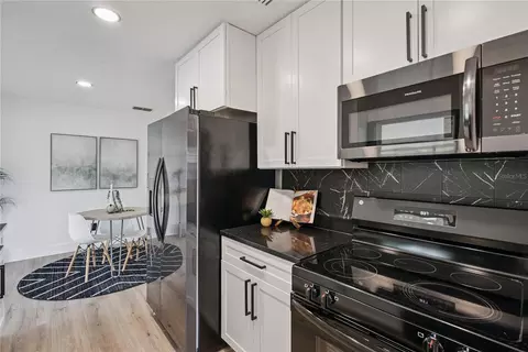 Kitchen - 472 Little Rock St, Ocoee, FL 34761 photo 2 of 9