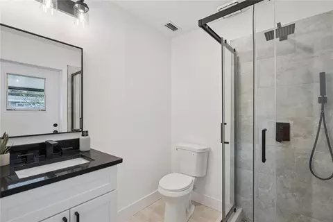 Bath - 472 Little Rock St, Ocoee, FL 34761 photo 1 of 3