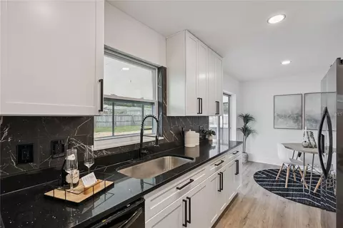 Kitchen - 472 Little Rock St, Ocoee, FL 34761 photo 6 of 9