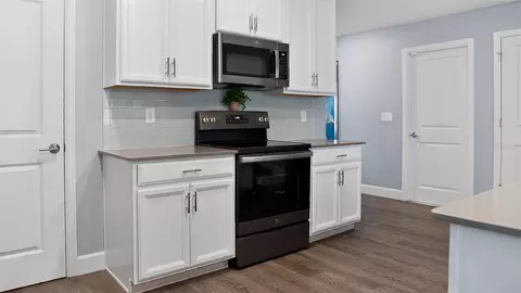 Kitchen - 5526 Limestone St, Mount Dora, FL 32757 photo 3 of 4