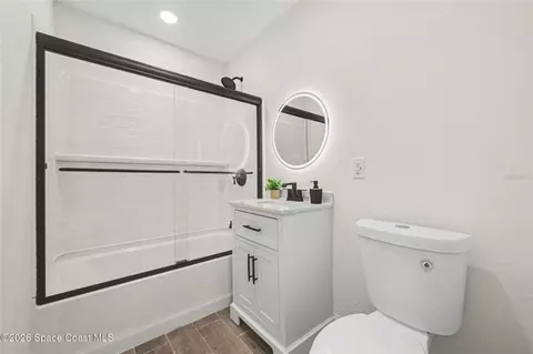 Bath - 2678 Pine Ave, Mims, FL 32754 photo 2 of 3