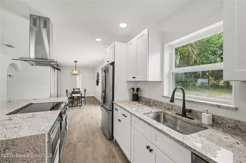 Kitchen - 2678 Pine Ave, Mims, FL 32754 photo 4 of 6