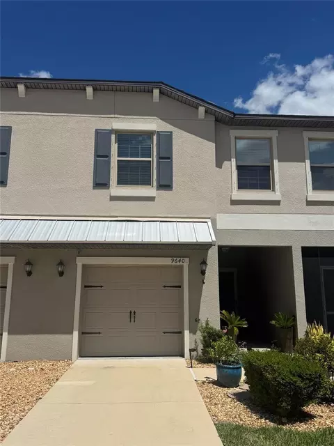 9640 Pembrooke Pines Dr, Sun City Center, FL 33573