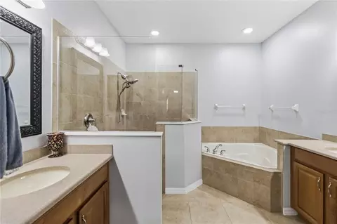 Bath - 2107 Velvet Leaf Dr, Ocoee, FL 34761 photo 4 of 6