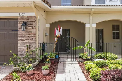 Exterior - 2107 Velvet Leaf Dr, Ocoee, FL 34761 photo 3 of 9