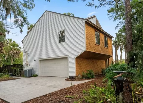 2070 S Courtenay Pkwy, Merritt Island, FL 32952