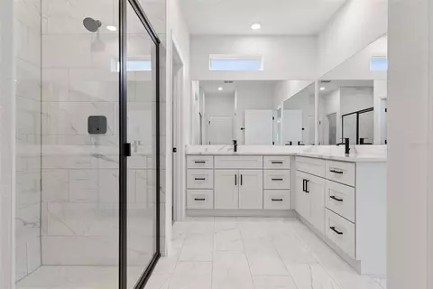 Bath - 7077 SW 131st Loop, Ocala, FL 34473 photo 2 of 4