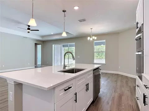 Kitchen - 41260 Balsam St, Eustis, FL 32736 photo 3 of 6