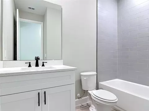 Bath - 41260 Balsam St, Eustis, FL 32736 photo 1 of 3