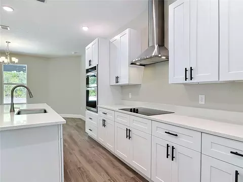Kitchen - 41260 Balsam St, Eustis, FL 32736 photo 2 of 6