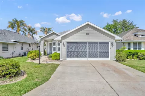 21630 Regency Park Ln, Leesburg, FL 34748