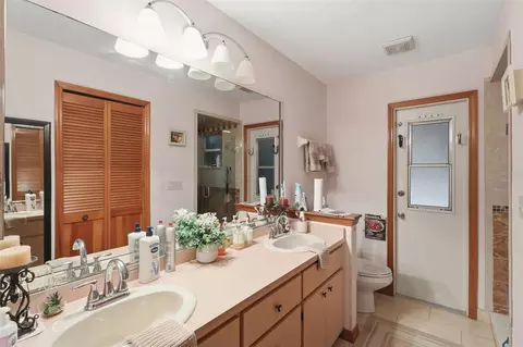 Bath - 2307 Fitzpatrick Ter, Deltona, FL 32725 photo 3 of 4