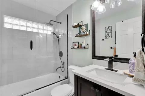 Bath - 4630 SE 58th Pl, Ocala, FL 34480 photo 2 of 2