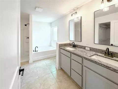 Bath - 7636 Bent Tree Loop, Saint Cloud, FL 34771 photo 3 of 3