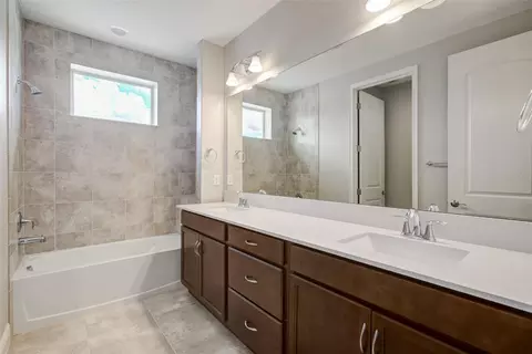 Bath - 5234 Buttonsage Dr, Saint Cloud, FL 34772 photo 4 of 4
