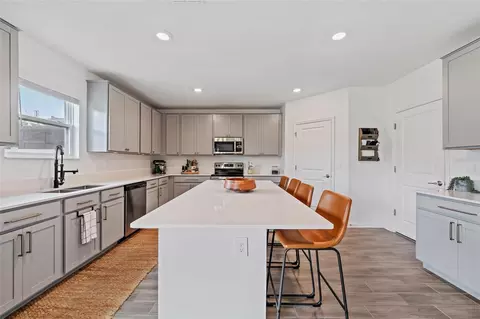 Kitchen - 799 Hitch Loop, Saint Cloud, FL 34772 photo 2 of 4