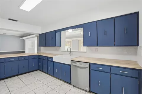 Kitchen - 608 Ponderosa Dr, Saint Cloud, FL 34769 photo 3 of 5