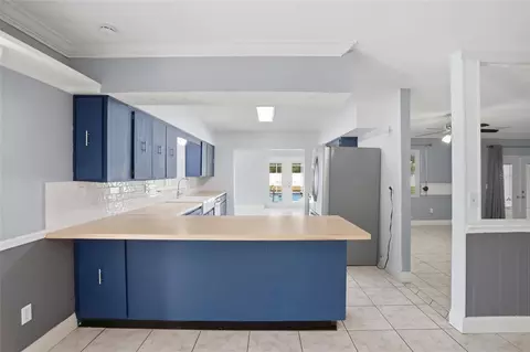 Kitchen - 608 Ponderosa Dr, Saint Cloud, FL 34769 photo 5 of 5