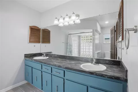 Bath - 608 Ponderosa Dr, Saint Cloud, FL 34769 photo 3 of 5