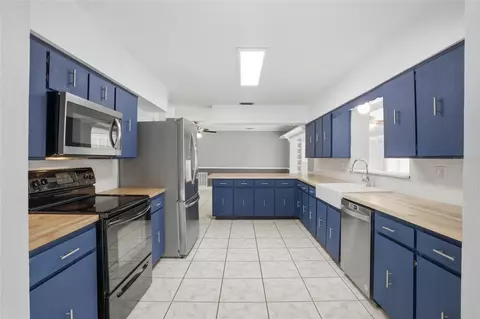 Kitchen - 608 Ponderosa Dr, Saint Cloud, FL 34769 photo 1 of 5
