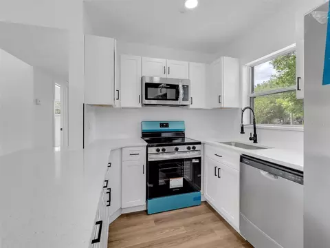 Kitchen - 900 Jamela Dr, Ocoee, FL 34761 photo 2 of 3