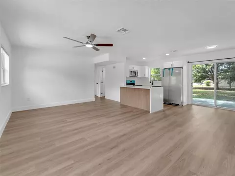 Living - 900 Jamela Dr, Ocoee, FL 34761 photo 1 of 3