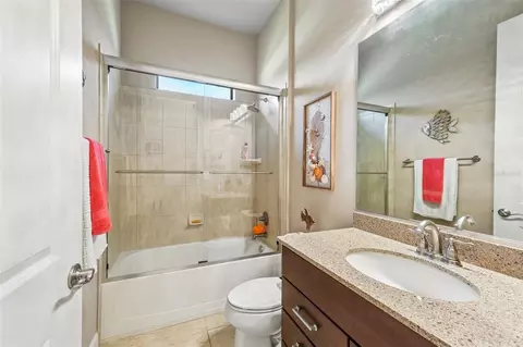 Bath - 648 Southlake Dr, Ormond Beach, FL 32174 photo 3 of 4