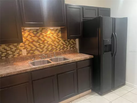 Kitchen - 3575 Michigan Ave, Saint Cloud, FL 34769 photo 2 of 7