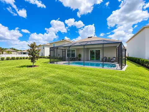 Exterior - 17043 Oval Rum Dr, Wimauma, FL 33598 photo 3 of 5