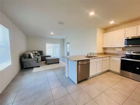 Kitchen - 17043 Oval Rum Dr, Wimauma, FL 33598 photo 2 of 6