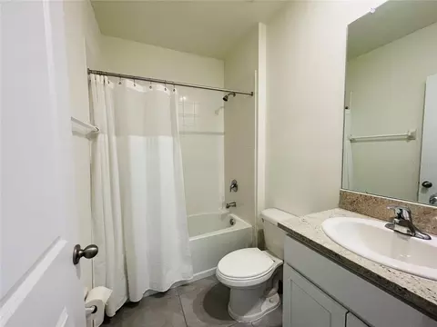 Bath - 17043 Oval Rum Dr, Wimauma, FL 33598 photo 2 of 2