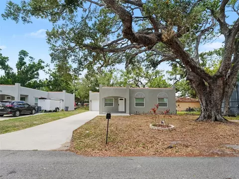 810 21st St E, Bradenton, FL 34208