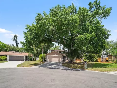 8211 Country Oaks Ct, Sarasota, FL 34243